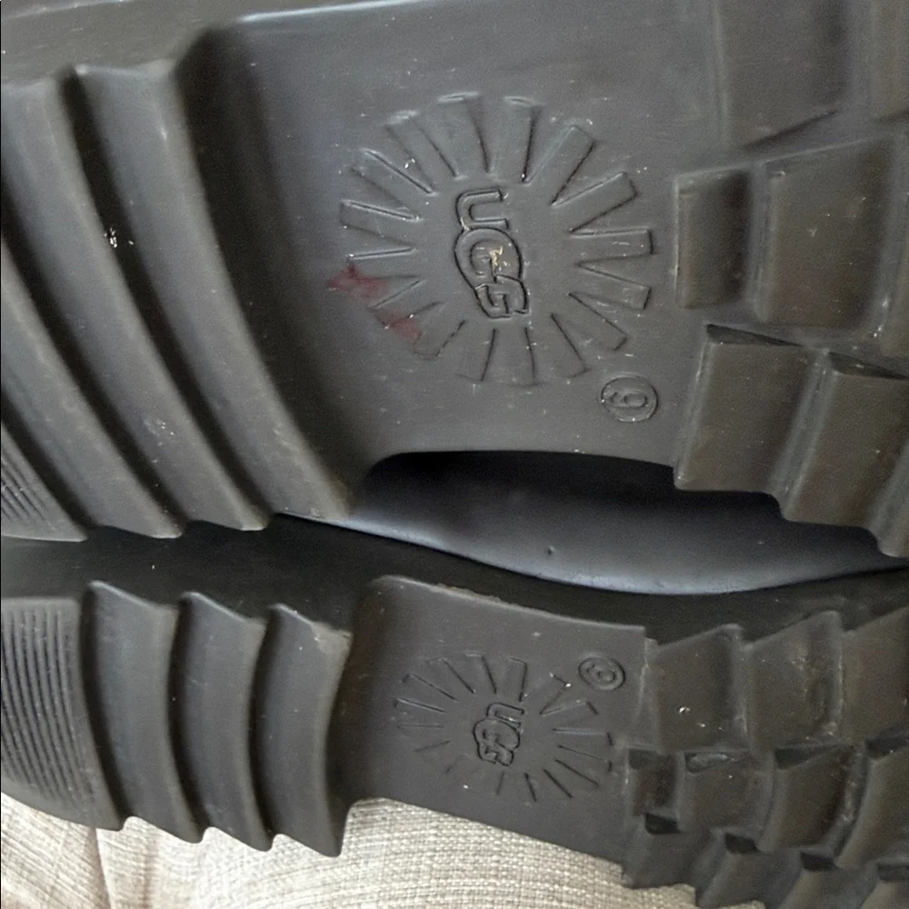 UGG Women's Black and Navy Lace-Up Boots - Picture 11 of 15